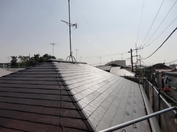 施工事例写真 2｜コケのあった屋根もキレイになりました♪　屋根・外壁塗装工事　座間市