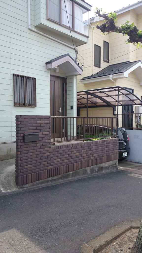 施工事例写真 2｜外壁塗装やレンガ調のタイルでキレイになりました♪海老名市