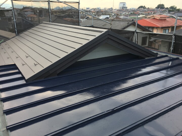 屋根重ね葺き（カバー工法）と屋根塗装工事
