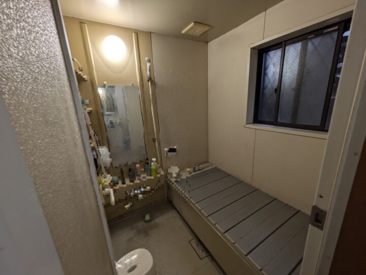 海老名市、浴室交換工事の施工前です。