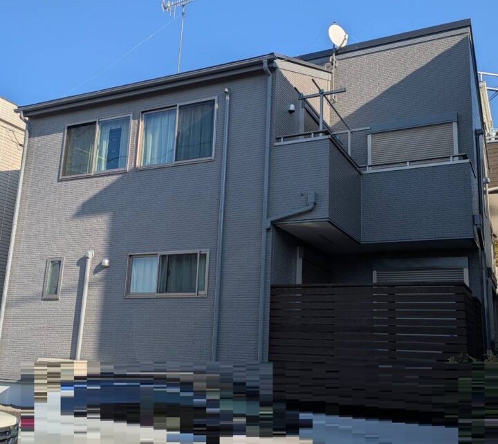 海老名市で屋根・外壁塗装後です。アステックペイントの塗料を使用しています。
