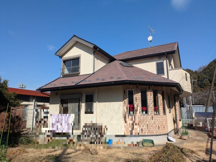 海老名市、屋根外壁塗装工事の施工前です。