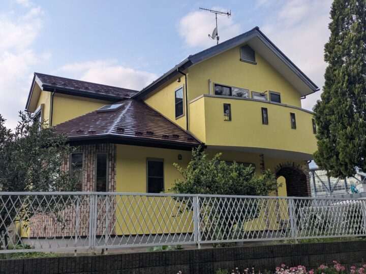 海老名市、屋根外壁塗装工事の施工後です。 屋根は、アステックペイント「スーパーシャネツサーモSi」です。 外壁は、アステックペイント「リファイン1000Si-IR」です。